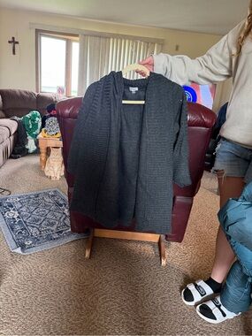 Avenue Open-Front Ribbed Knit Cardigan in Charcoal Gray